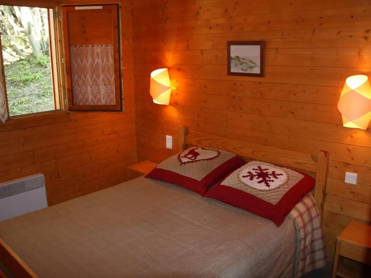 Chalet A Montalbert: 3 Chambres, Mezzanine, Cheminee, Cuisine Equipee, Parking - Fr-1-755-7 لا بلاني