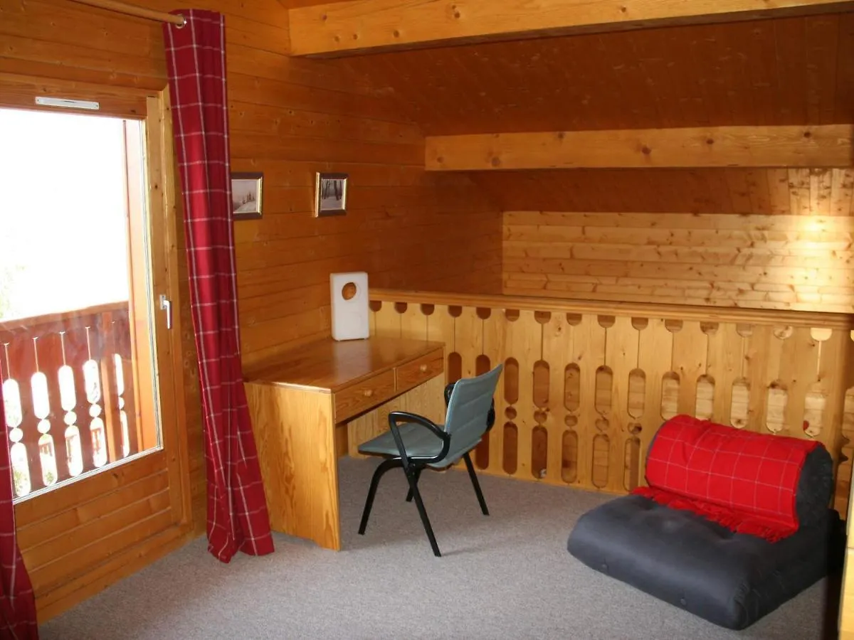 Chalet A Montalbert: 3 Chambres, Mezzanine, Cheminee, Cuisine Equipee, Parking - Fr-1-755-7 La Plagne