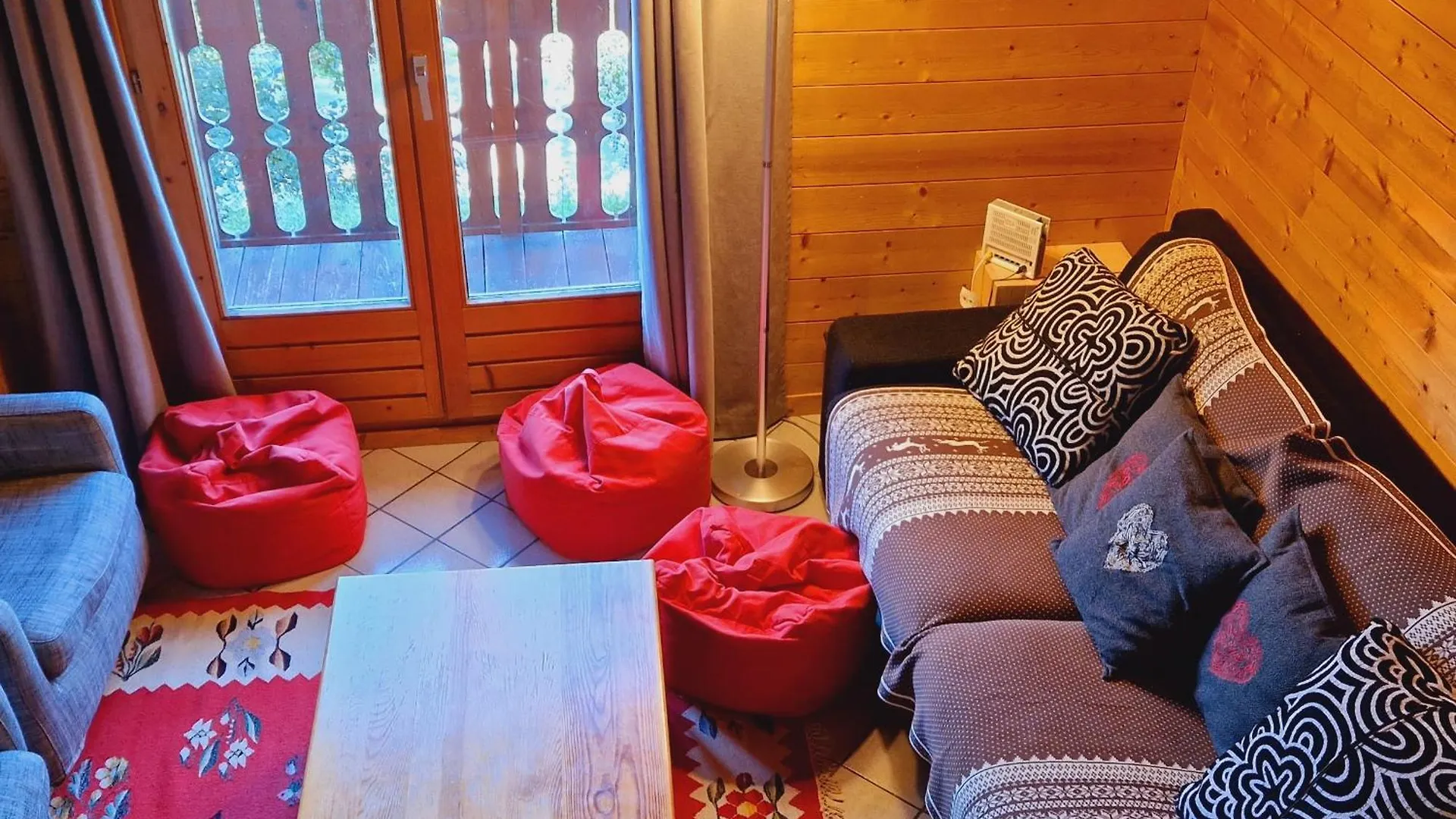 Chalet A Montalbert: 3 Chambres, Mezzanine, Cheminee, Cuisine Equipee, Parking - Fr-1-755-7 لا بلاني 0*,  فرنسا